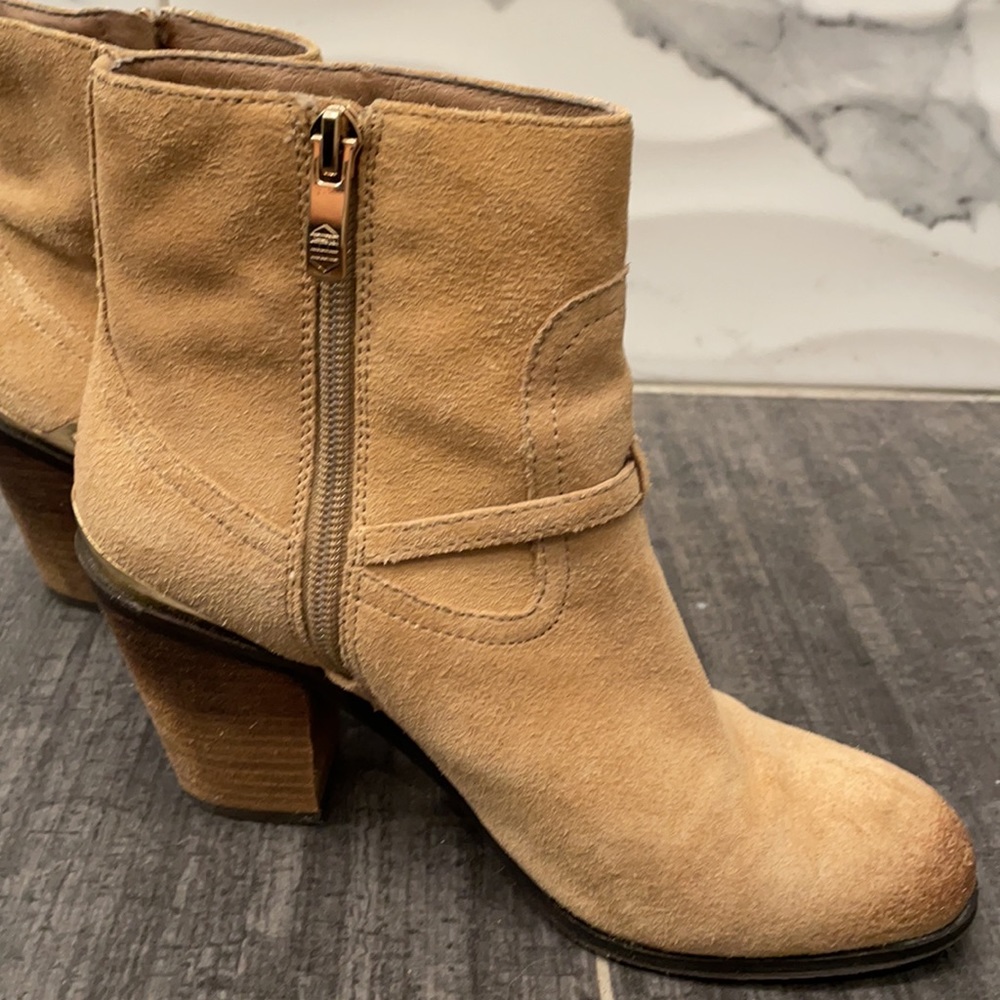 VINCE CAMUTO GREGGER BOOTIE - Picture 6 of 9